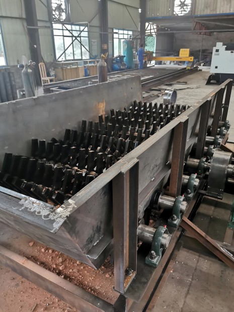 Box Feeder Untuk Mesin Pembuat Batako XGD1200